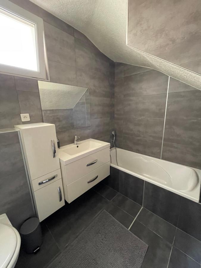 Appartement Bes,, Chaleureux Et Confortable Avec Entree Independante Wittenheim Exterior foto